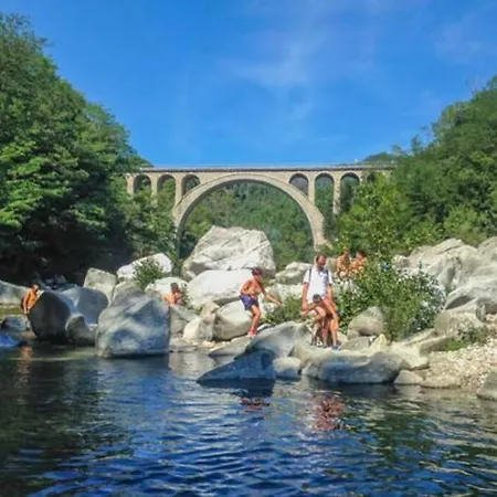 Anduze Les Lauriers Au 
